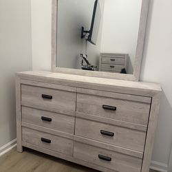 Large grey  6 drawer dresser with mirror
