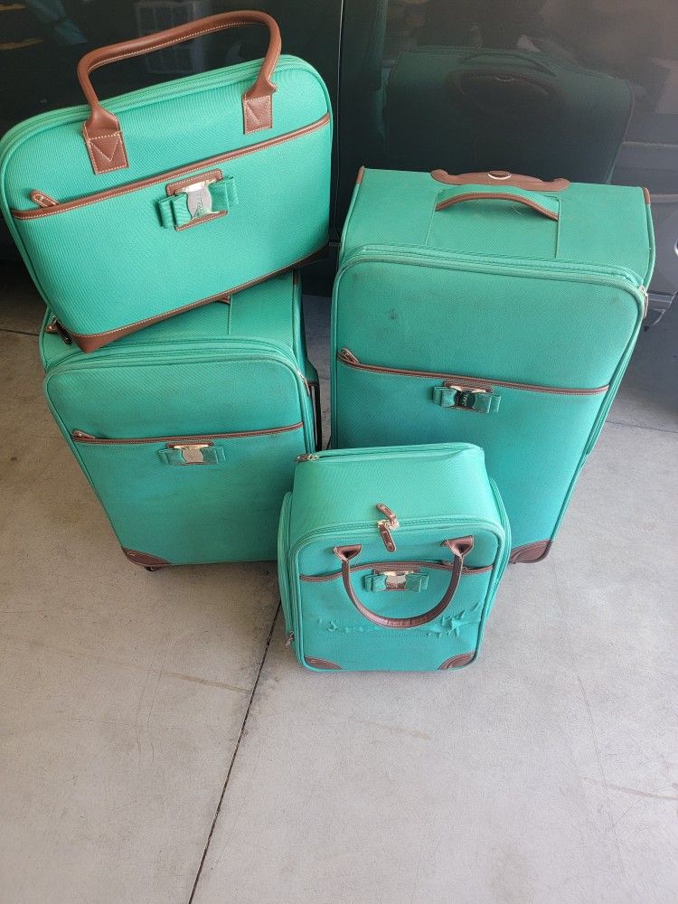 4 Piece Luggage Set