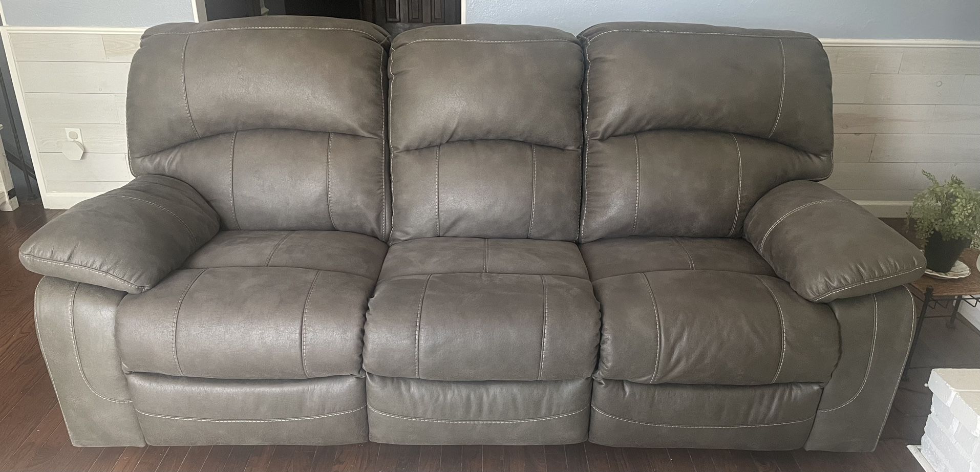 Reclining Sofa And Love Seat 