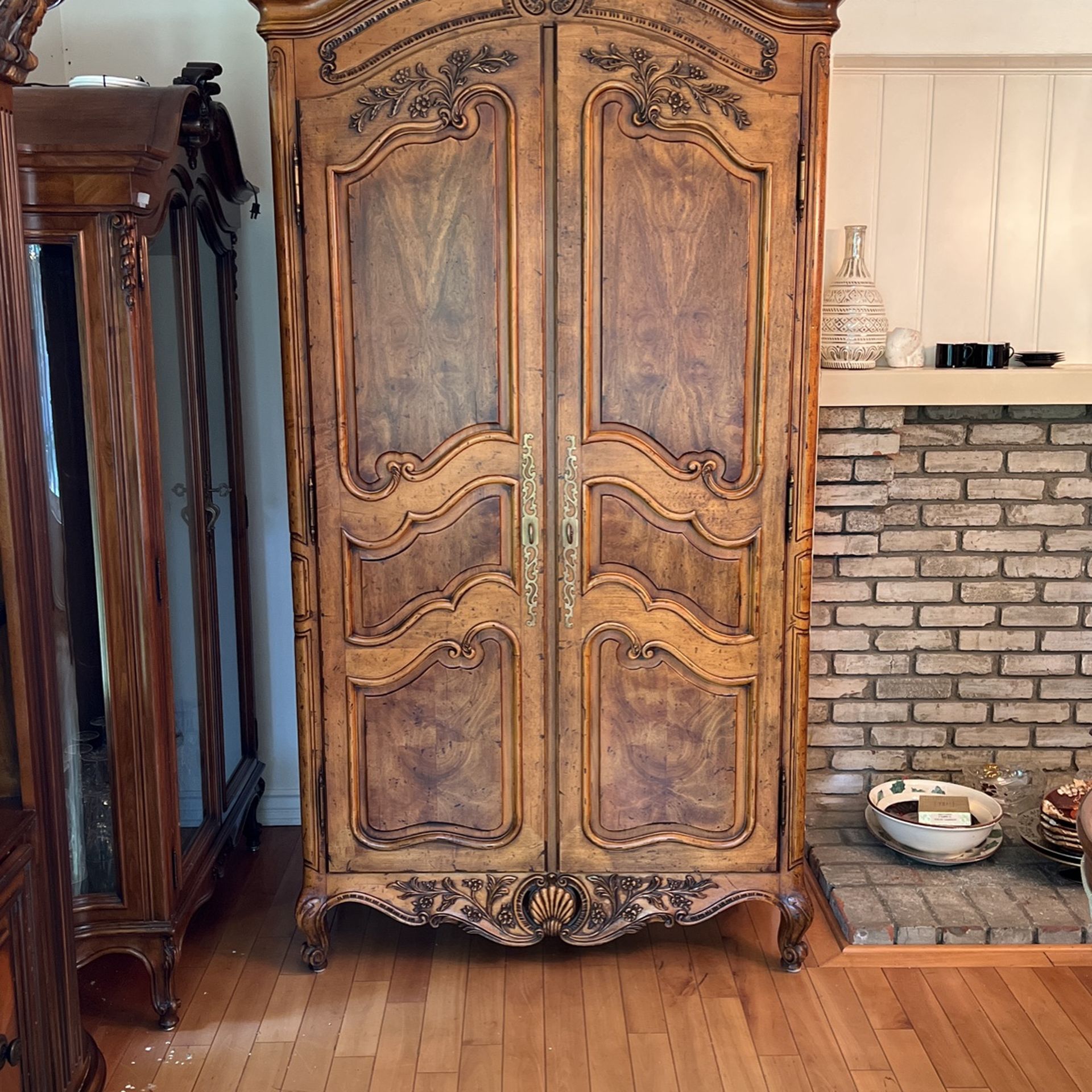 7 Foot Tall Henredon French Louis XV Style 2 Door Armoire
