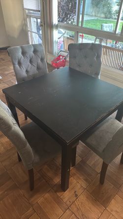 Dining room table