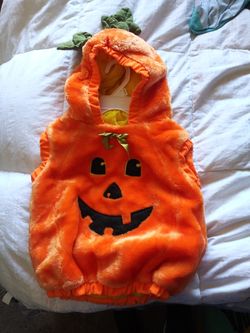 Child pumpkin costume size 12 to 18 months