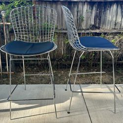 (2) Iconic Vintage Harry Bertoia Design Style Wire Chrome Bar Height Stools