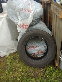 2 Michelin Tire 265x65x18
