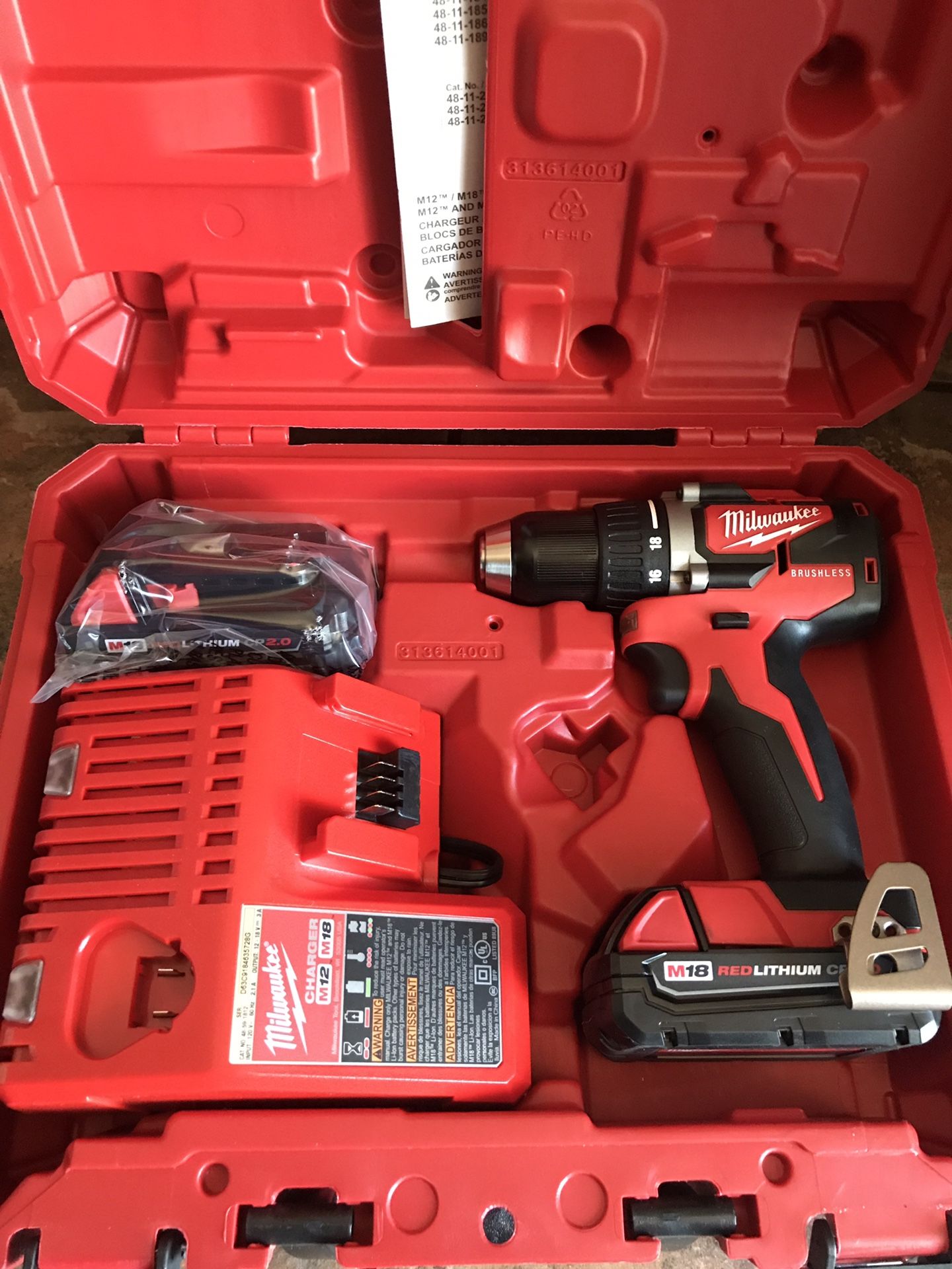Milwaukee drill brushless 2.0 battery s and charger