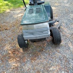 Craftsman Lawn Tractor 14 1/2 HP 42" DECK Excellent Running Condition 300$