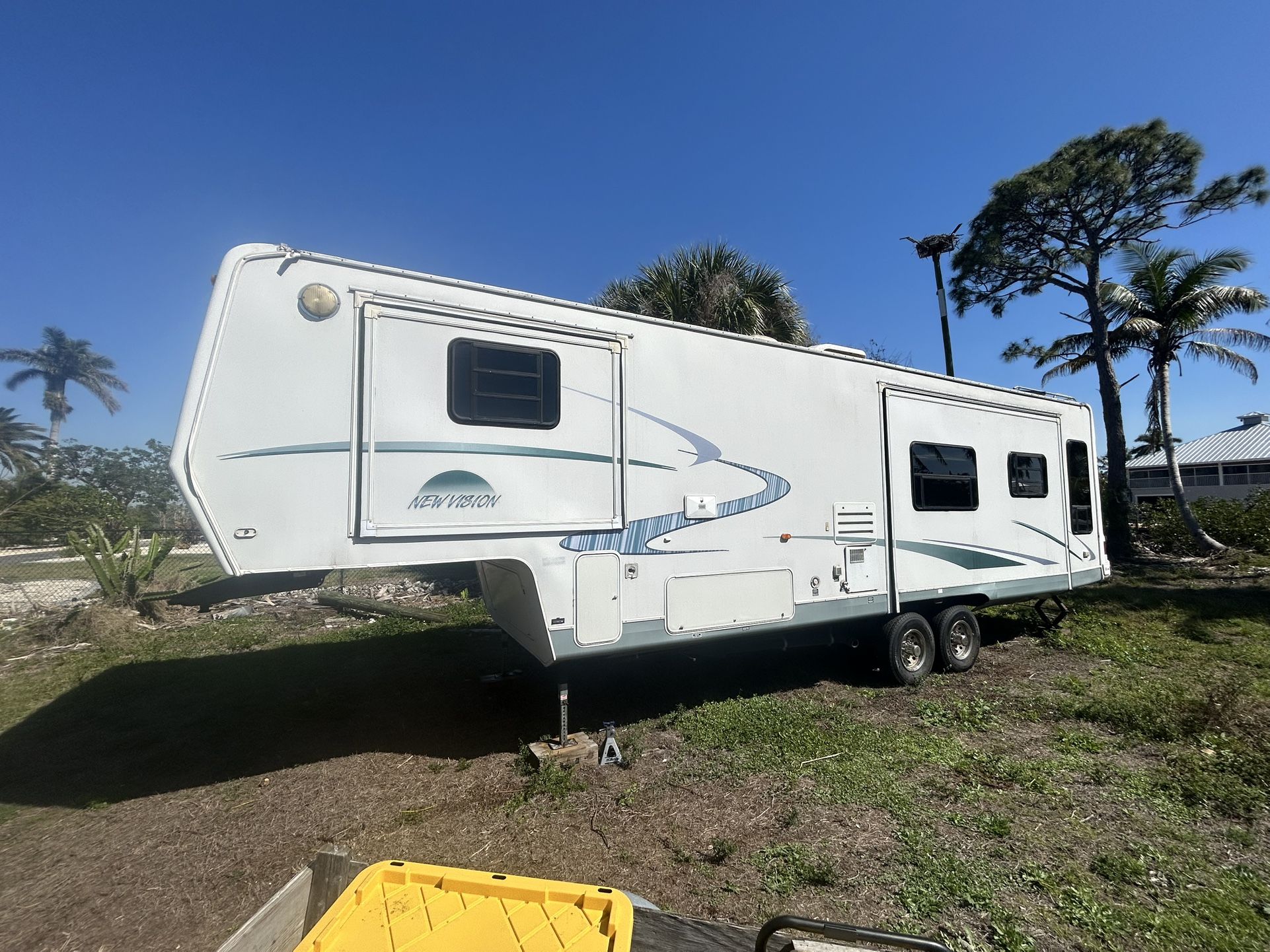 2002 5th Wheel Camper For Sale