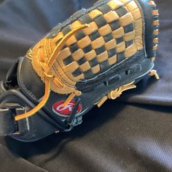 Rawlings 11 Inch Baseball Glove.