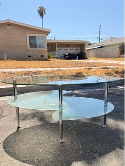 Glass coffee table ( I WILL DELIVER TO YOU FOR $5 )