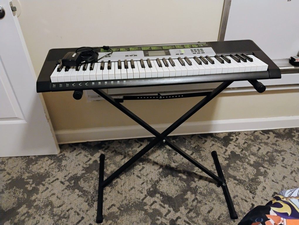 Casio LK-135 Keyboard With Stand