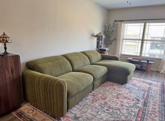 Soho Dual-Power Reclining Sectional w/ Chaise