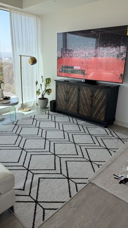 SAFAVIEH 8’ Square Area Rug — Grey & Black Geometric Rug