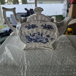 Crown Dorset Blue Rose Teapot - Staffordshire England
​