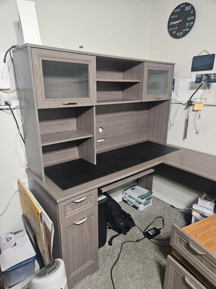 Office Desk with Hutch