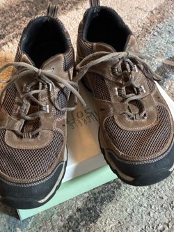 LL Bean men’s hiking sneakers