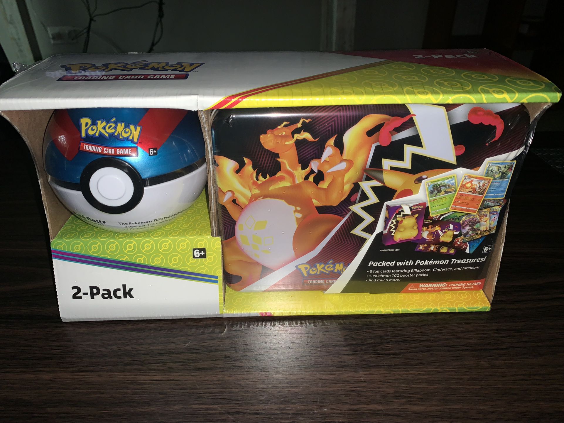 2021 Charizard collectors lunchbox Sealed 