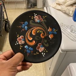 Set of 2 Vintage Norwegian Rosemaling Hand-Painted Decorative Plates / Chargers