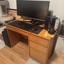 FREE DESK