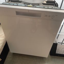 Dishwasher Like New – Very Lightly Used