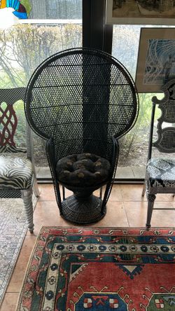 VINTAGE CHAIR