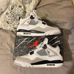 Jordan 4