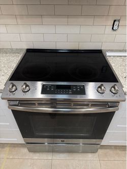 GE Electric Stove