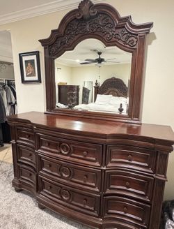 Dark Wood Queen Bedroom Set