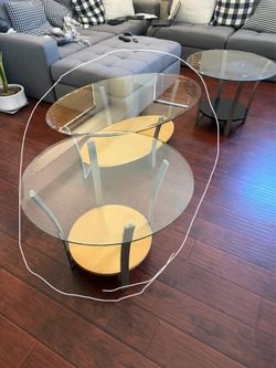 2 Pieces Oval Coffee and End Table Cross streets are Camino al Norte and Tropical)