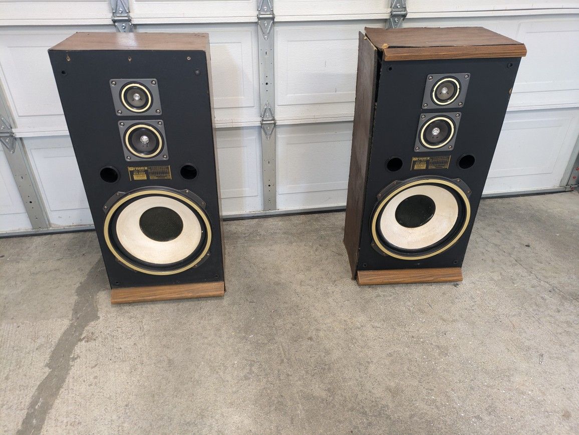 Pair of Fisher STV889a speakers