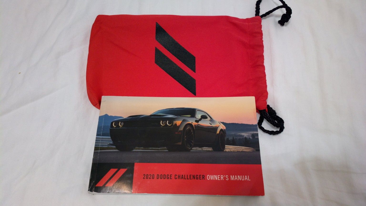 Challenger 2020 Owner Guide & Dodge Bag