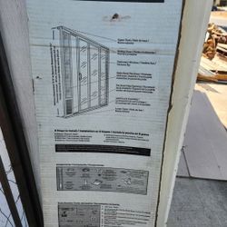 Dog Door/Sliding Glass Door Insert. 