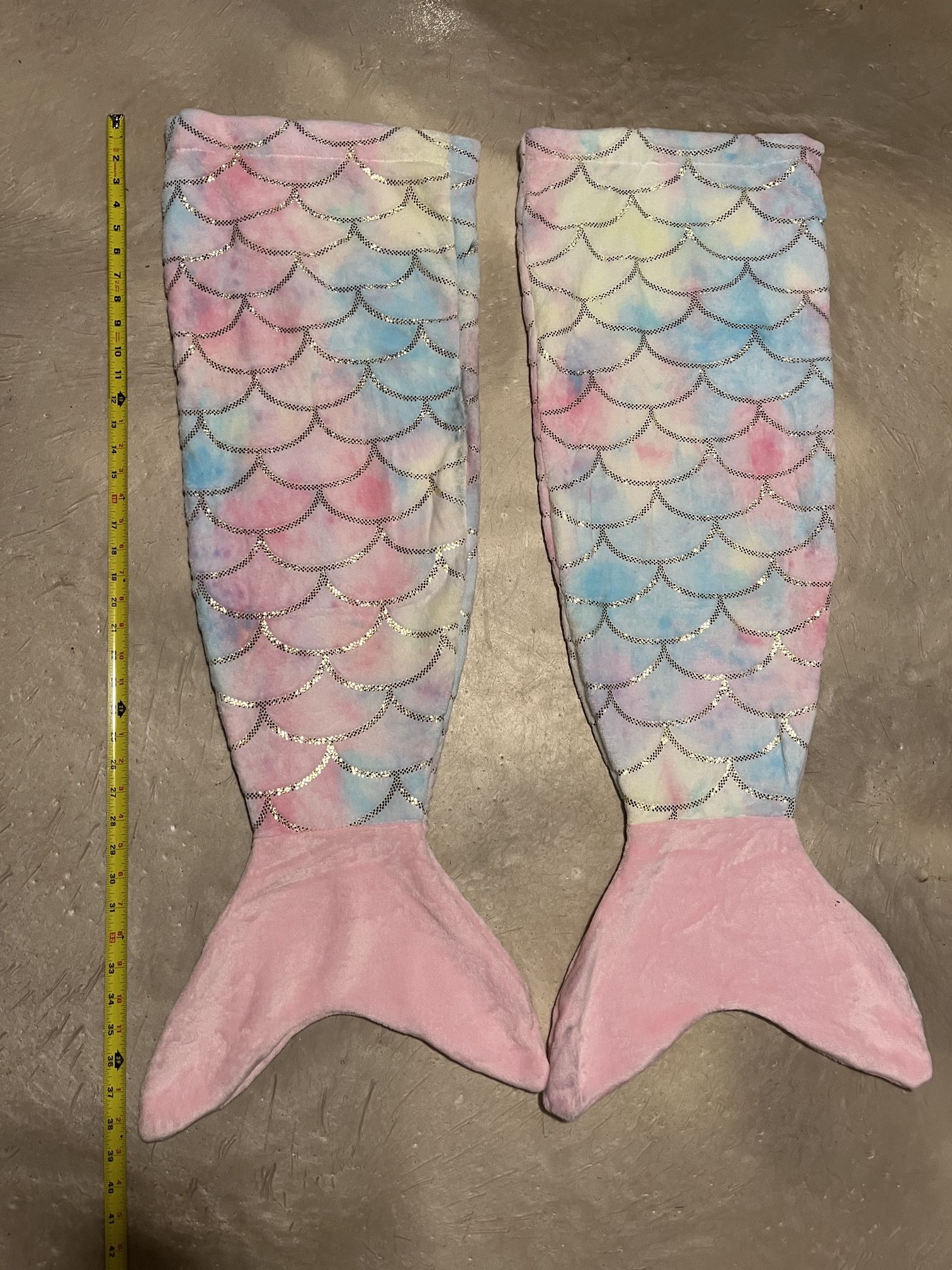 2 Children's Mermaid Tail Wearable Blankets for Kids with Metallic detailing by Cosikset