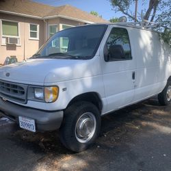 2000 Ford E-250