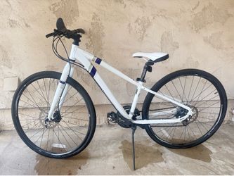 White Diamondback Women’s Hybrid Bike - small, flat tires