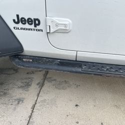 Westin Rock Sliders For Jeep gladiator 