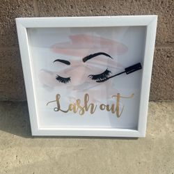 Beauty Eyelash Wall Decor White