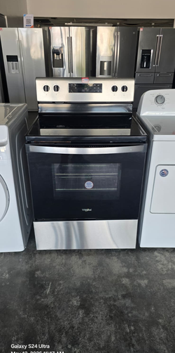 Whirlpool Electric Range – Smooth Top, Stainless, Clean