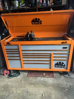 MAC TOOLS Triple Bank Tool Box