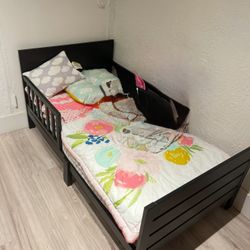 Toddler bed Frame