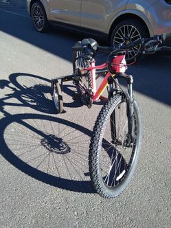 Specialized women's MTB with safety wheel for the beginner