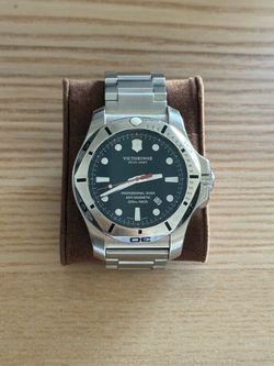 Victorinox Swiss Army I.N.O.X. Professional Diver 200M – Stainless Steel