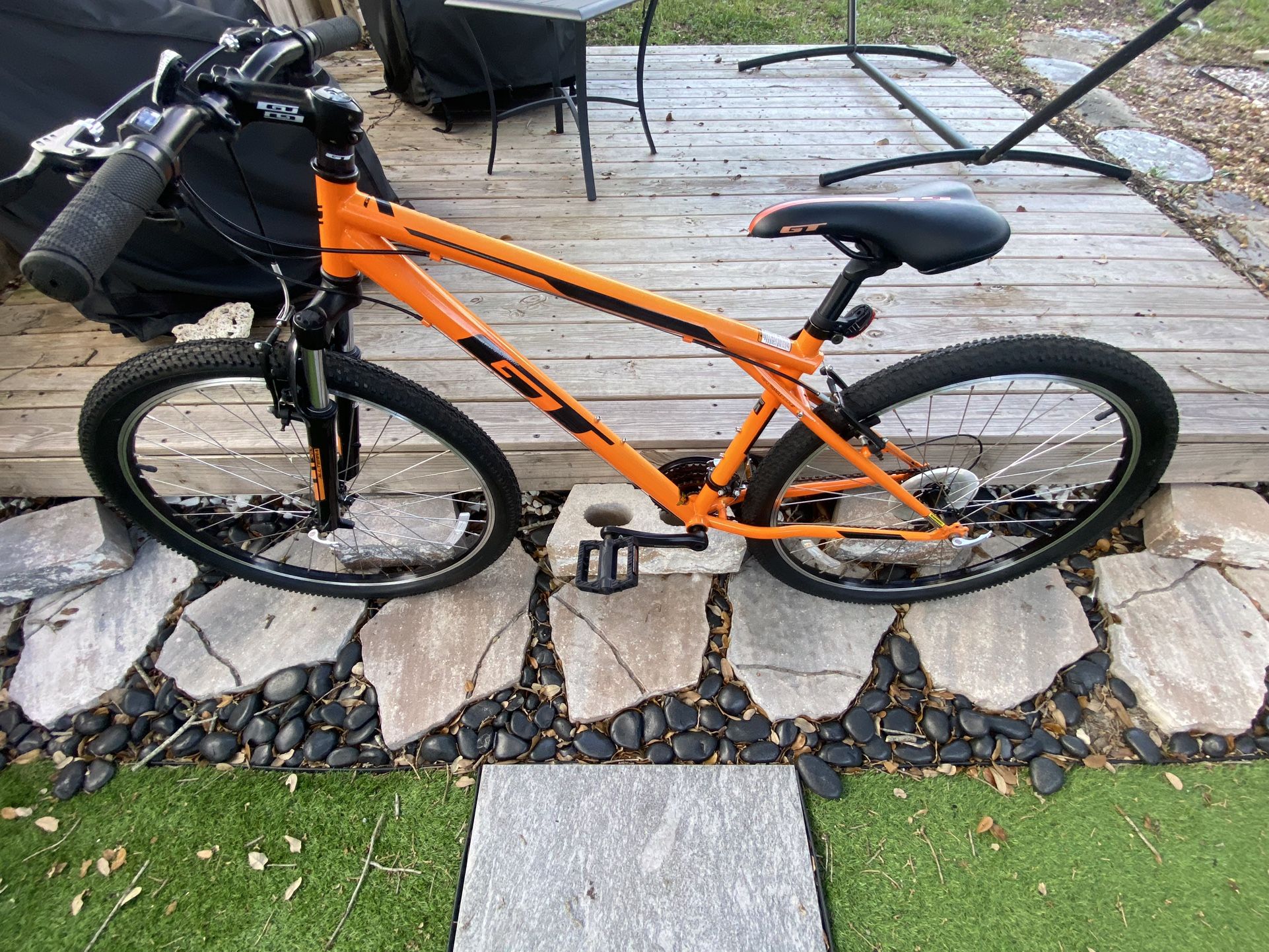GT Palomar mountain bike in Gloss Orange/Black