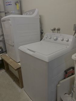 GE Washer/Dryer Pair - Excellent Condition - Hoses & Cord Included