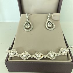 Bridesmaid jewelry-like New! Only Worn Once! $30 Each Set