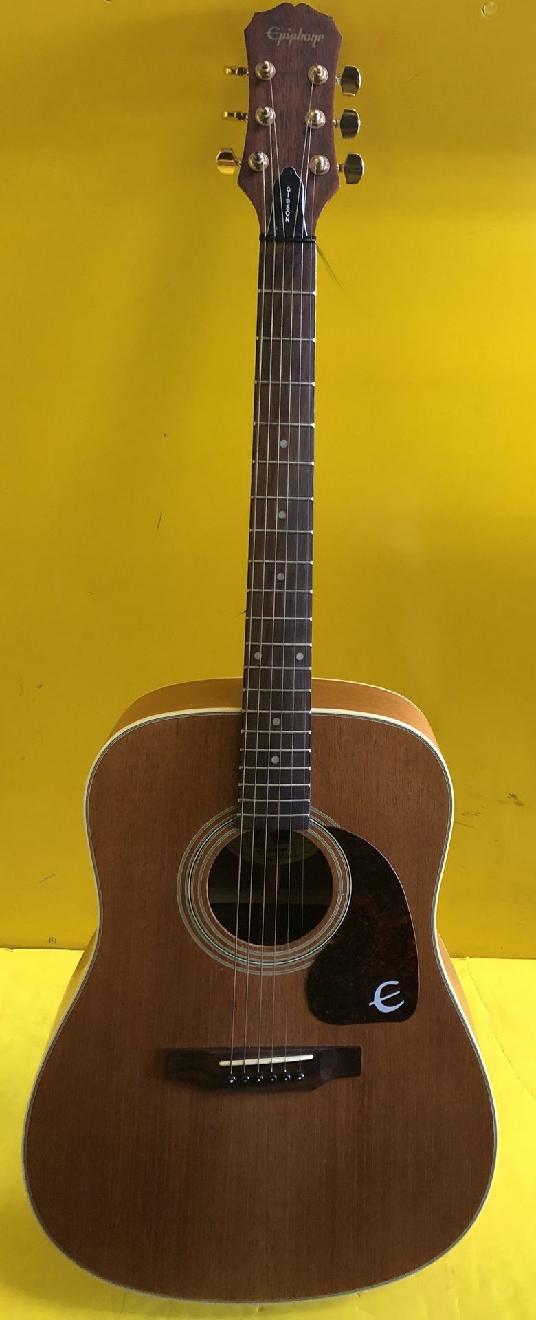 Gibson Epiphone PR 350 NS Acoustic Guitar W a Nice Case - LIKE NEW CONDITION