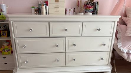 7 drawer white dresser