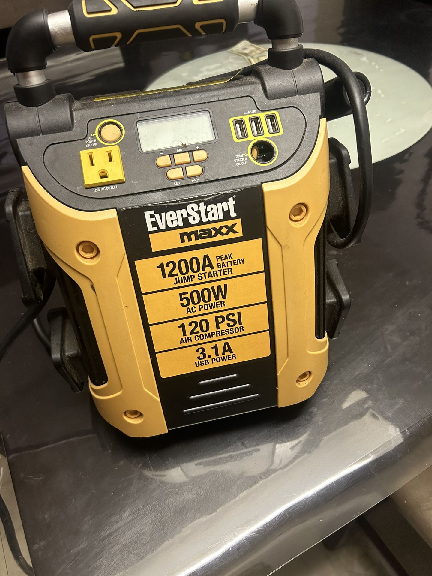 Everstart Jumpstarter + Tire Air Compressor + Battery