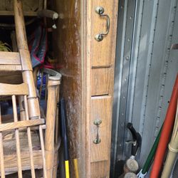 Dining Room Table And Chairs 