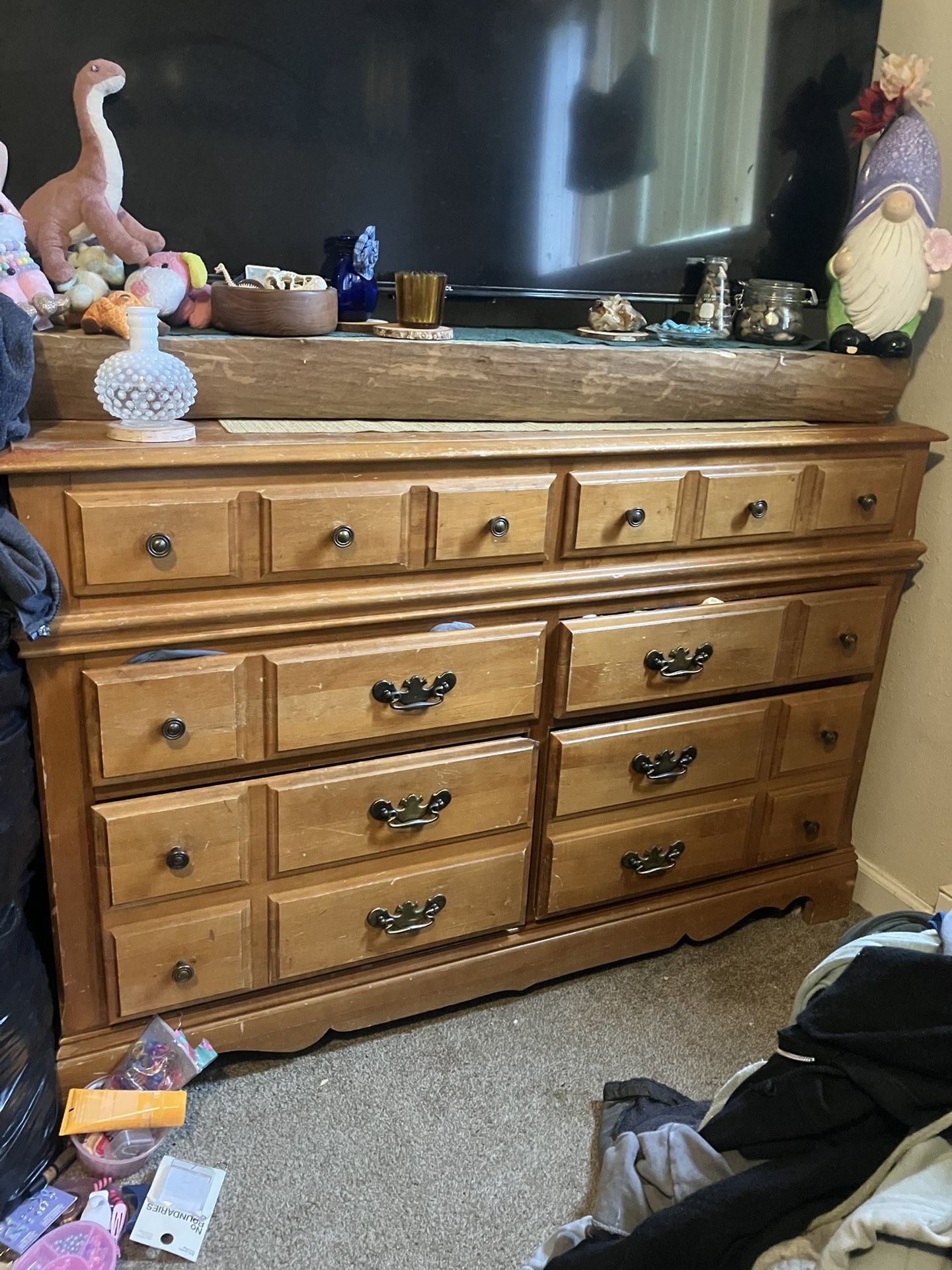Vintage 6 Drawer Dresser 