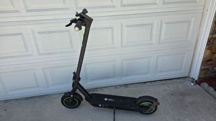 iSinwheel S10 Plus  Electric Scooter, for Fixing /Parts, Non-Working - Motor & 48V Battery Intact, GREAT!